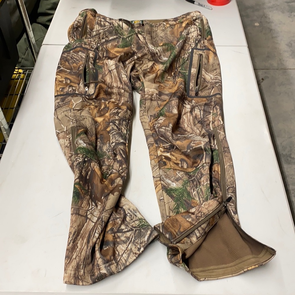 Like new probably never worn no tags